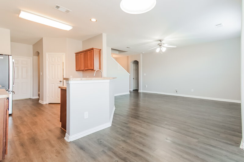 1,860/Mo, 609 Cove Ct Princeton, TX 75407 Floorplan View 3