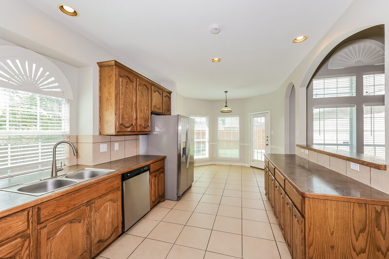 3,490/Mo, 1114 Fleming Ct Glenn Heights, TX 75154 Kitchen View 2