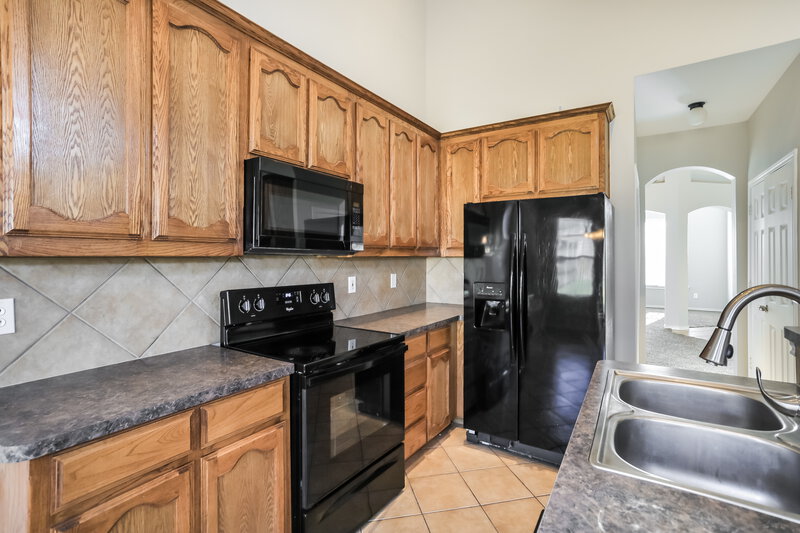 2,500/Mo, 8645 Glenburne Dr Fort Worth, TX 76131 Kitchen View