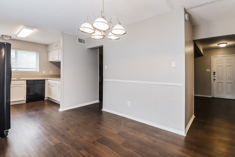 0/Mo, 1113 Heiden Ct Flower Mound, TX 75028 Dining Room View
