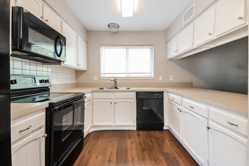 0/Mo, 1113 Heiden Ct Flower Mound, TX 75028 Kitchen View