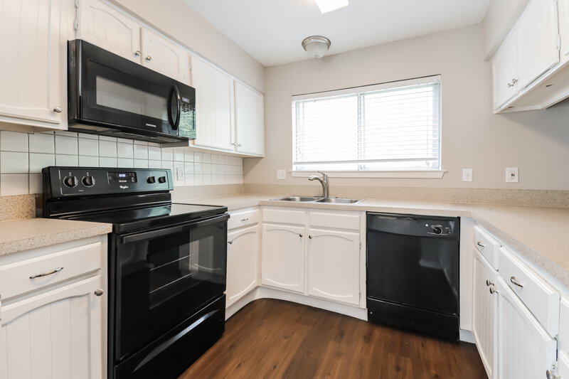 0/Mo, 1113 Heiden Ct Flower Mound, TX 75028 Kitchen View 2