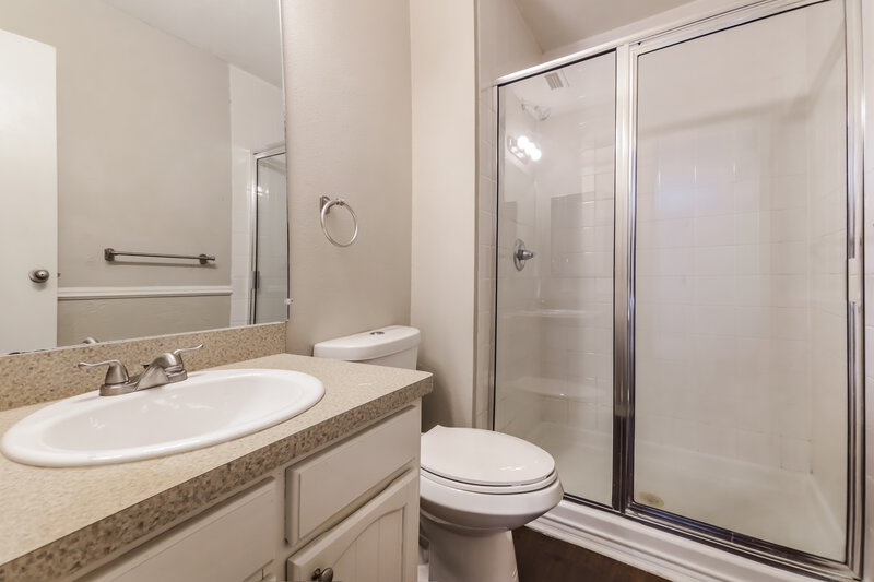0/Mo, 1113 Heiden Ct Flower Mound, TX 75028 Main Bathroom View