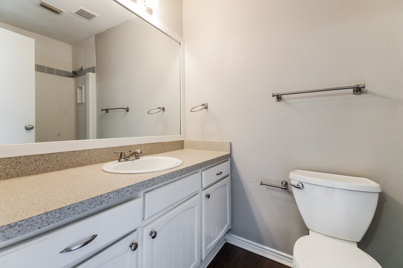 0/Mo, 1113 Heiden Ct Flower Mound, TX 75028 Bathroom View 2