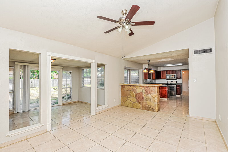 2,125/Mo, 7529 Ashwood Cir Fort Worth, TX 76123 Living Room View 3