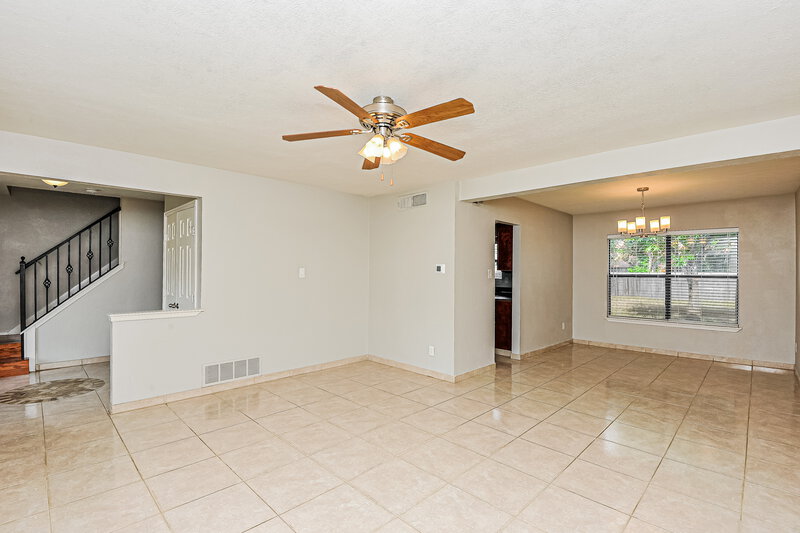 2,125/Mo, 7529 Ashwood Cir Fort Worth, TX 76123 Living Room View 4