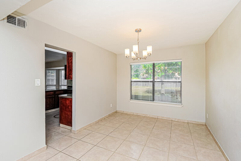2,125/Mo, 7529 Ashwood Cir Fort Worth, TX 76123 Dining Room View 2