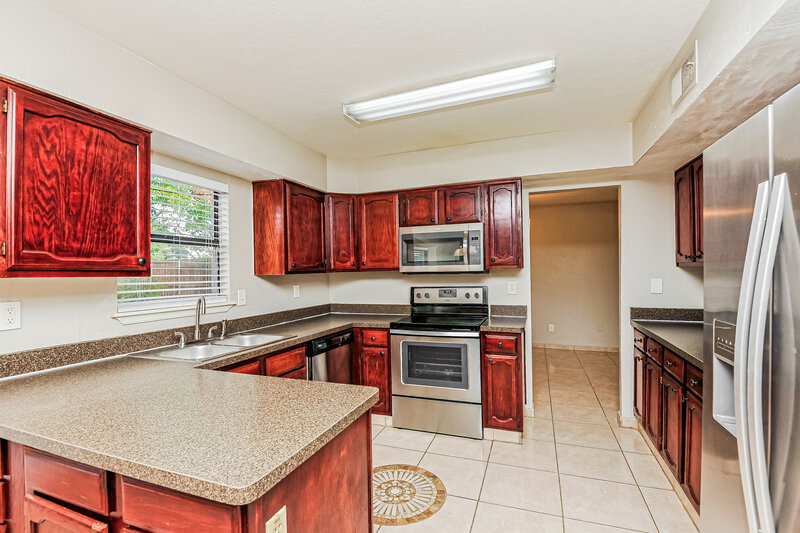 2,125/Mo, 7529 Ashwood Cir Fort Worth, TX 76123 Kitchen View 2