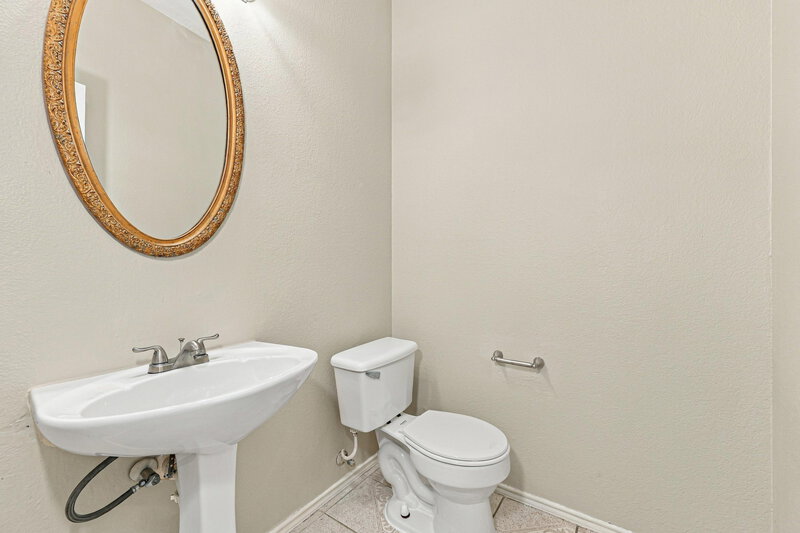 2,305/Mo, 8416 Prairie Rose Ln Fort Worth, TX 76123 Bathroom View 2