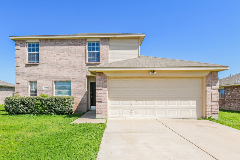 2,330/Mo, 425 Murphy Rd Burleson, TX 76028 External View