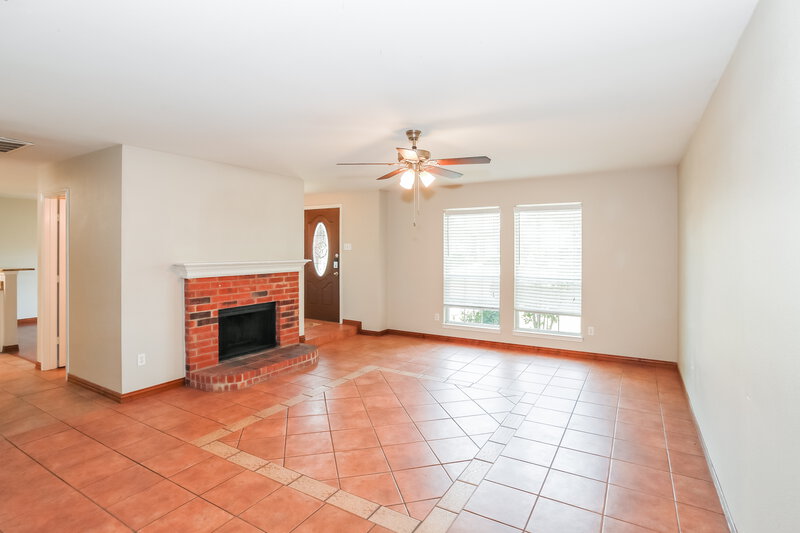 3,080/Mo, 1709 Creekpoint Dr Lewisville, TX 75067 Living Room View