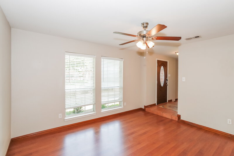 3,080/Mo, 1709 Creekpoint Dr Lewisville, TX 75067 Family Room View