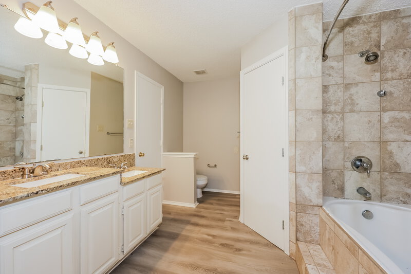 2,325/Mo, 1012 Canary Ln Mansfield, TX 76063 Main Bathroom View
