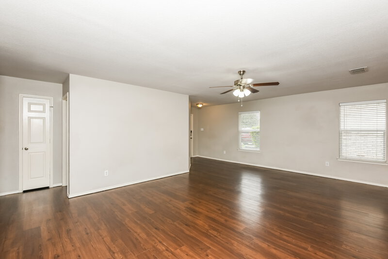 1,810/Mo, 16904 Fenwick Ct Justin, TX 76247 Living Room View 2