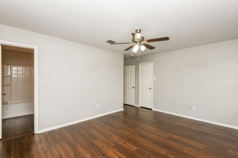 1,810/Mo, 16904 Fenwick Ct Justin, TX 76247 Main Bedroom View