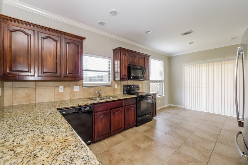 2,075/Mo, 14324 Snaffle Bit Trl Haslet, TX 76052 Kitchen View 3