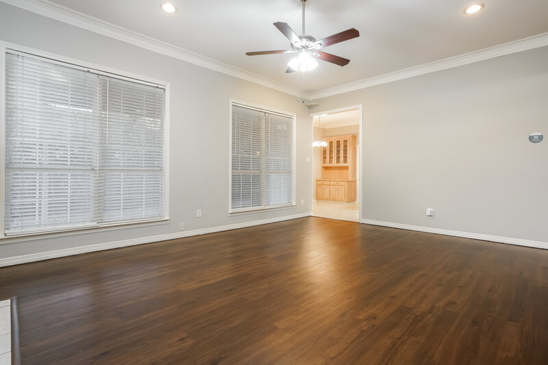 2,705/Mo, 4004 Morris Ln Arlington, TX 76016 Living Room View 2