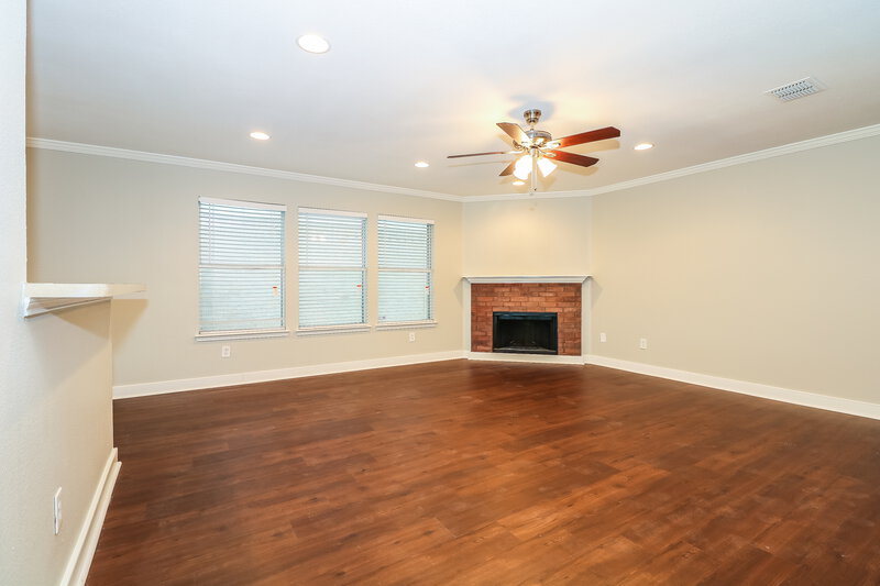 2,355/Mo, 5538 Mandarin Way Dallas, TX 75249 Living Roomlarge View