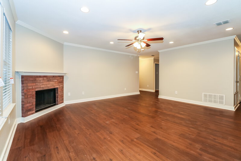 2,355/Mo, 5538 Mandarin Way Dallas, TX 75249 Living Roomlarge View 3