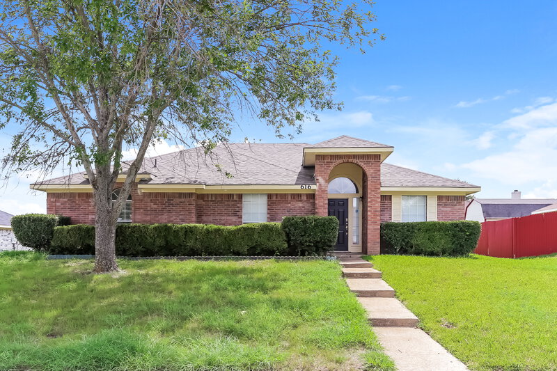 2,065/Mo, 616 Cresent Dr Desoto, TX 75115 External View