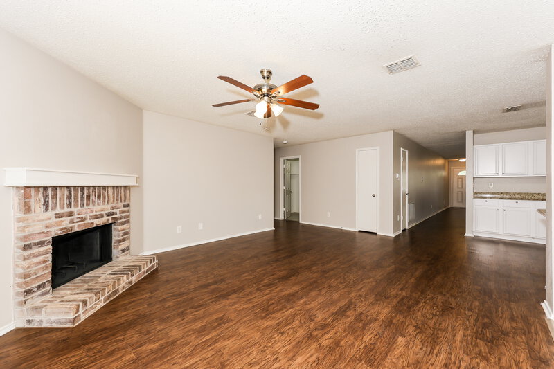 3,125/Mo, 2956 Santa Sabina Dr Grand Prairie, TX 75052 Living Room View