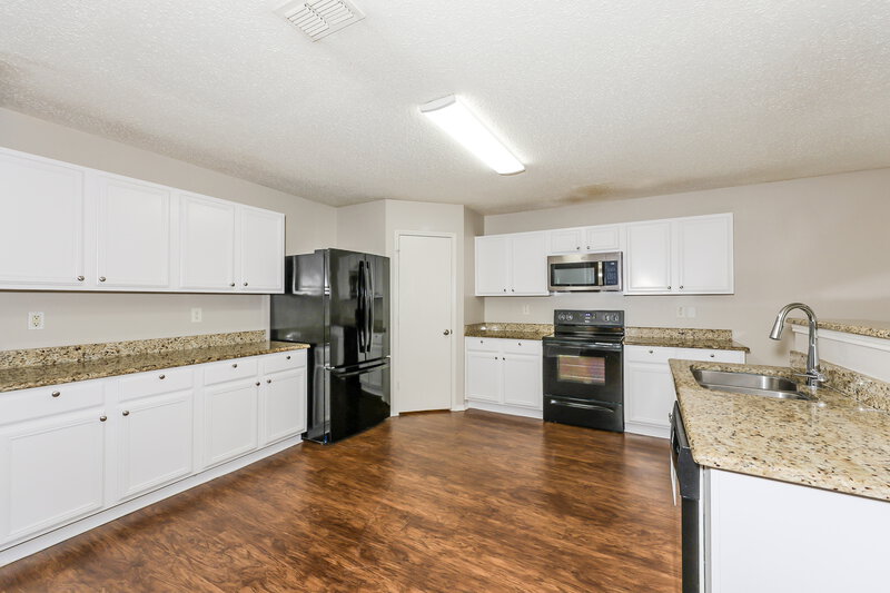 3,125/Mo, 2956 Santa Sabina Dr Grand Prairie, TX 75052 Kitchen View 2