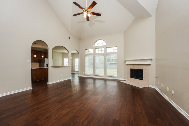 3,800/Mo, 100 Silverwood Dr Mansfield, TX 76063 Living Room View 2