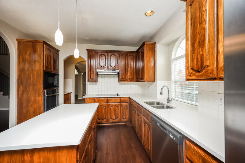 3,800/Mo, 100 Silverwood Dr Mansfield, TX 76063 Kitchen View 2