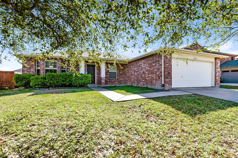 2,045/Mo, 2010 Preston Trl Forney, TX 75126 Front View