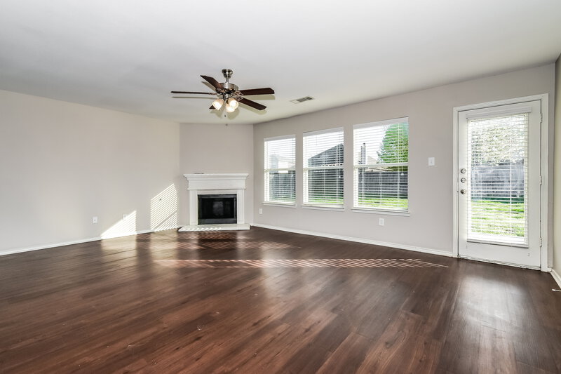 2,045/Mo, 2010 Preston Trl Forney, TX 75126 Living Room View