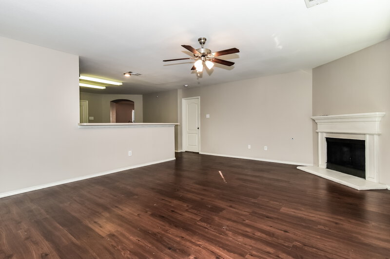 2,045/Mo, 2010 Preston Trl Forney, TX 75126 Living Room View 2