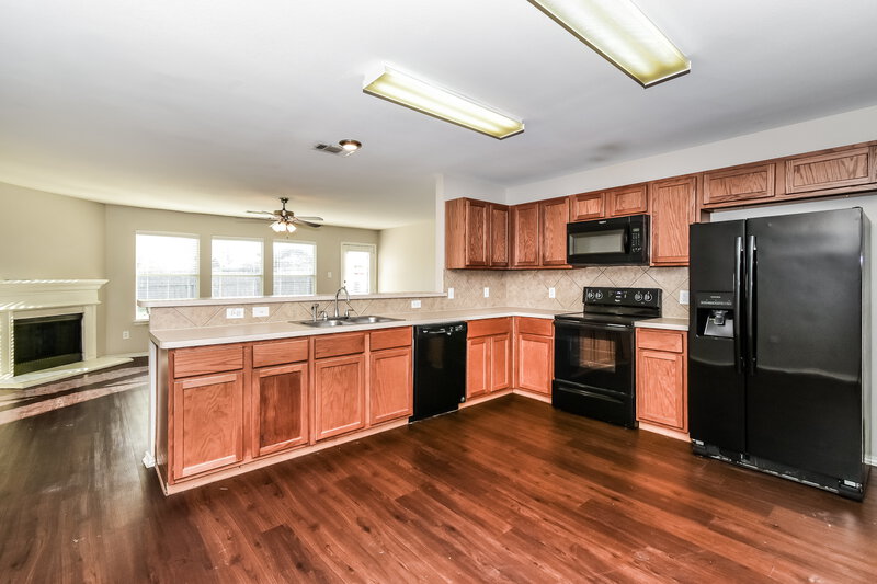 2,045/Mo, 2010 Preston Trl Forney, TX 75126 Kitchen View