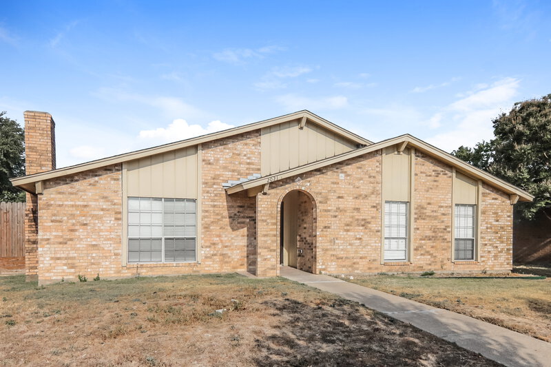 2,305/Mo, 2021 Glenbrook Meadows Dr Garland, TX 75040 Front View
