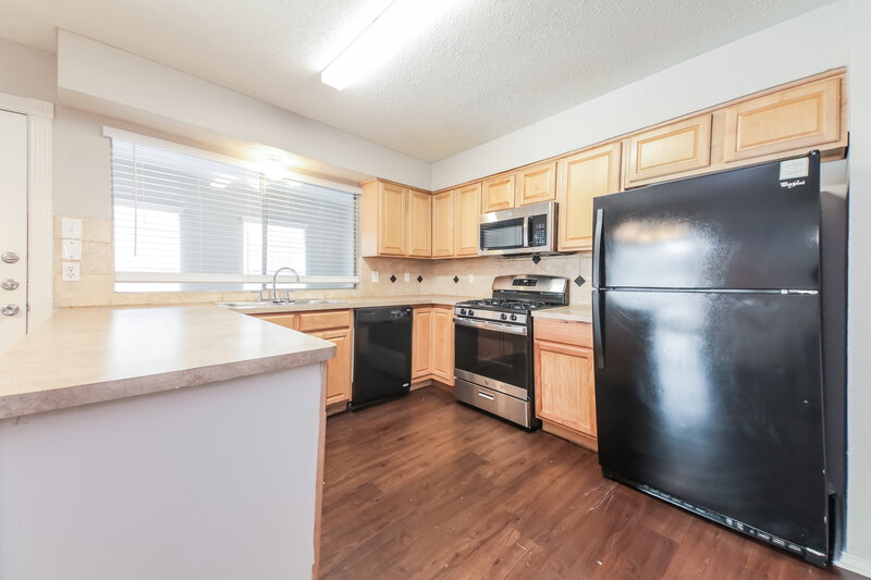 2,305/Mo, 2021 Glenbrook Meadows Dr Garland, TX 75040 Kitchen View