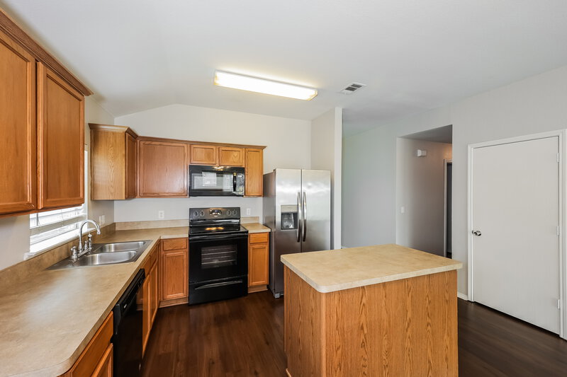 2,480/Mo, 1612 Desperado Rd Fort Worth, TX 76131 Kitchen View 2