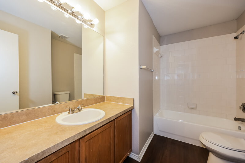 2,480/Mo, 1612 Desperado Rd Fort Worth, TX 76131 Bathroom View