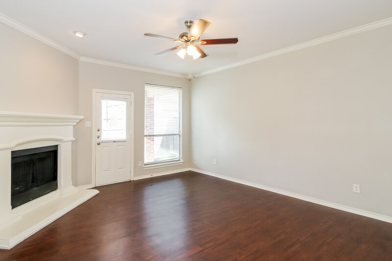 1,960/Mo, 1117 Sunderland Ln Fort Worth, TX 76134 Living Room View