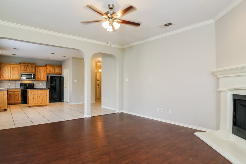 1,960/Mo, 1117 Sunderland Ln Fort Worth, TX 76134 Living Room View 3