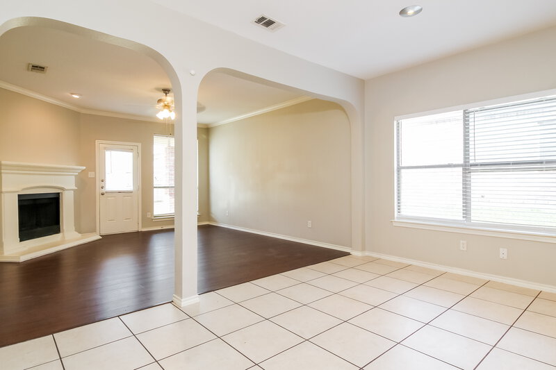 1,960/Mo, 1117 Sunderland Ln Fort Worth, TX 76134 Dining Room View