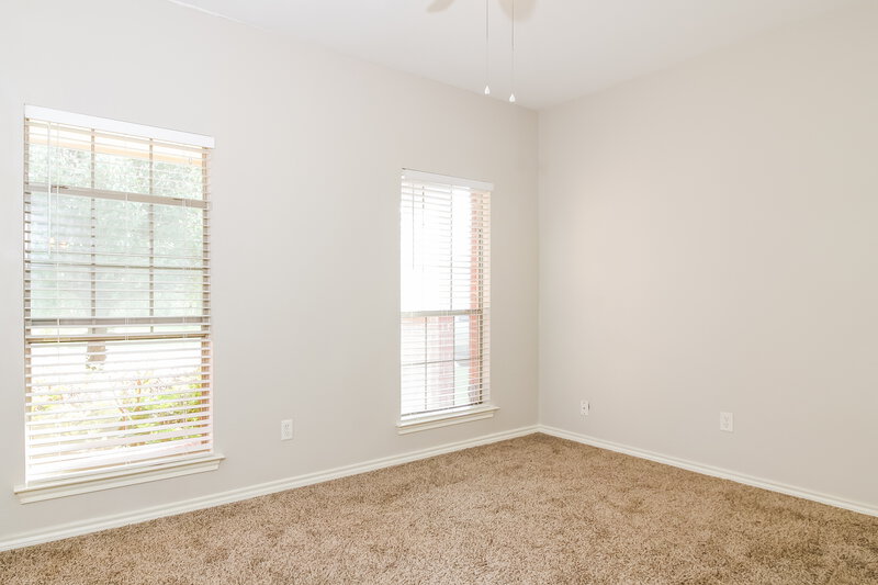 1,960/Mo, 1117 Sunderland Ln Fort Worth, TX 76134 Bedroom View 2