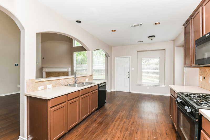 2,265/Mo, 5824 Fathom Dr Fort Worth, TX 76135 Kitchen View