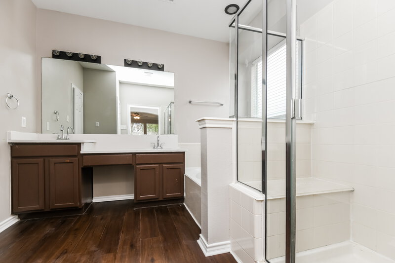2,265/Mo, 5824 Fathom Dr Fort Worth, TX 76135 Main Bathroom View
