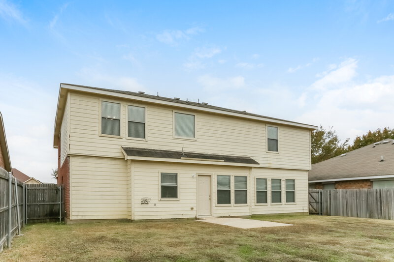 2,385/Mo, 808 Forest Grove Ln Crowley, TX 76036 Rear View