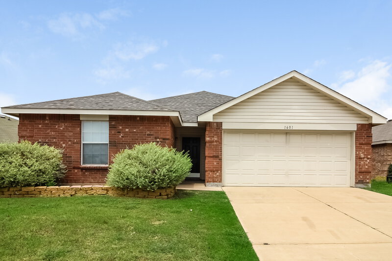 2,195/Mo, 1601 Kings Glen Ln Fort Worth, TX 76140 External View