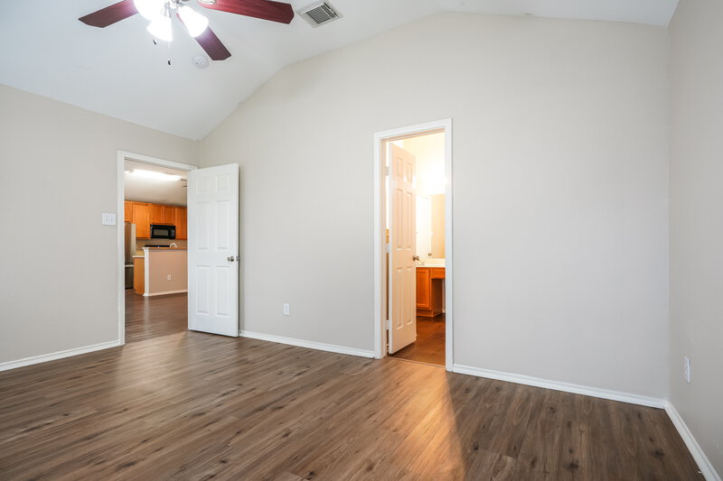 1,850/Mo, 6552 Manitoba St Fort Worth, TX 76179 Primary Bedroom View 2