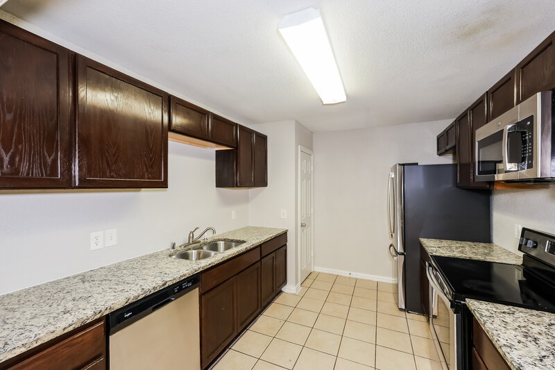 2,440/Mo, 3004 Lawndale Dr Lancaster, TX 75134 Kitchen View