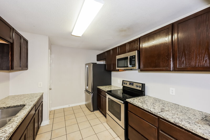 2,440/Mo, 3004 Lawndale Dr Lancaster, TX 75134 Kitchen View 2