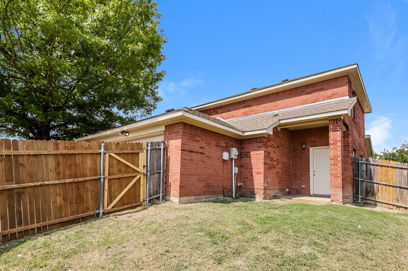 2,440/Mo, 3004 Lawndale Dr Lancaster, TX 75134 Rear View
