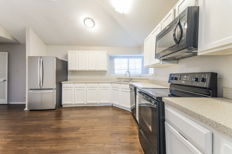 1,995/Mo, 3702 Knights Bridge Dr Rowlett, TX 75088 Kitchen View
