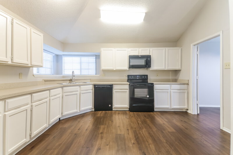 1,995/Mo, 3702 Knights Bridge Dr Rowlett, TX 75088 Kitchen View 2